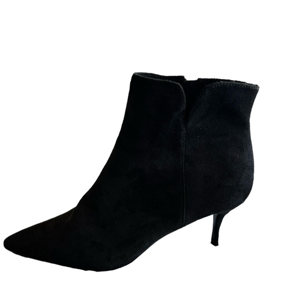 NEW CHARLES BY CHARLES DAVID POINTED TOE CHELSA BOOTIE BLACK - Picture 1 of 7